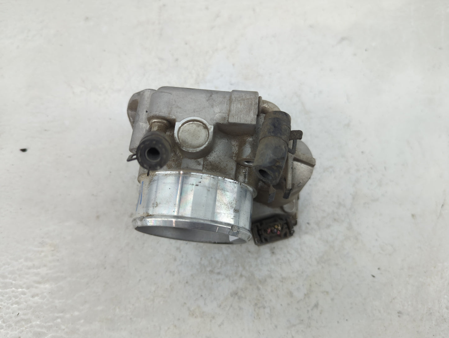 2011-2014 Hyundai Sonata Throttle Body P/N:90 4501 0001 35100-2G700 Fits Fits 2011 2012 2013 2014 2015 2016 OEM Used Auto Pa
