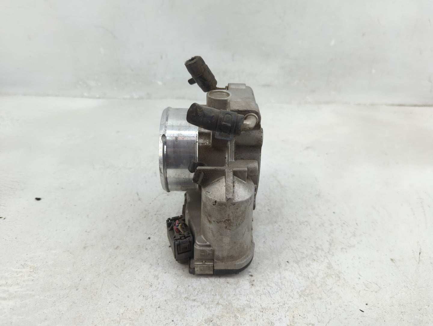 2011-2014 Hyundai Sonata Throttle Body P/N:90 4501 0001 35100-2G700 Fits Fits 2011 2012 2013 2014 2015 2016 OEM Used Auto Pa