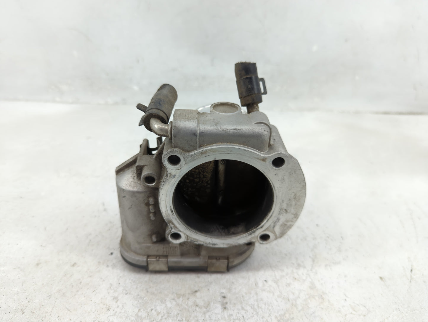 2011-2014 Hyundai Sonata Throttle Body P/N:90 4501 0001 35100-2G700 Fits Fits 2011 2012 2013 2014 2015 2016 OEM Used Auto Pa