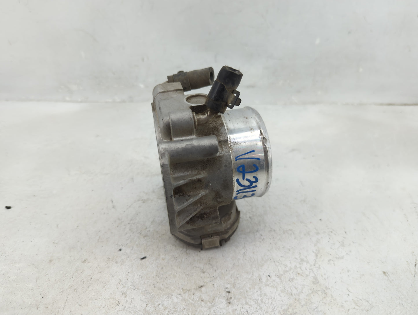 2011-2014 Hyundai Sonata Throttle Body P/N:90 4501 0001 35100-2G700 Fits Fits 2011 2012 2013 2014 2015 2016 OEM Used Auto Pa