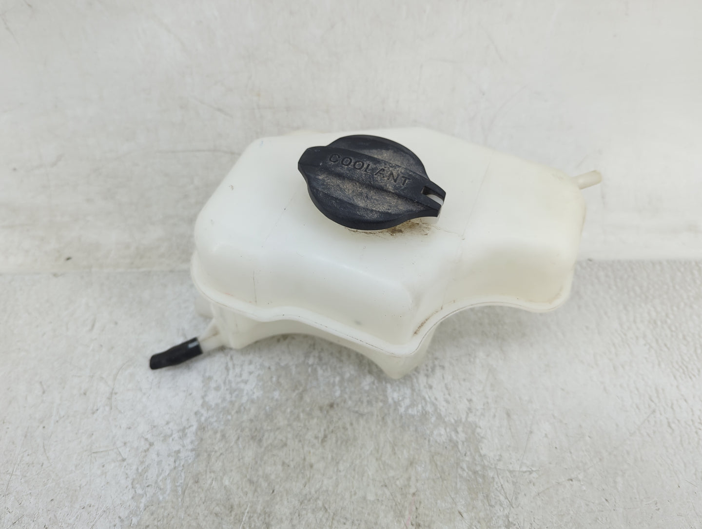 2011-2015 Hyundai Sonata Radiator Coolant Overflow Expansion Tank Bottle 1409768 - Oemusedautoparts1.com