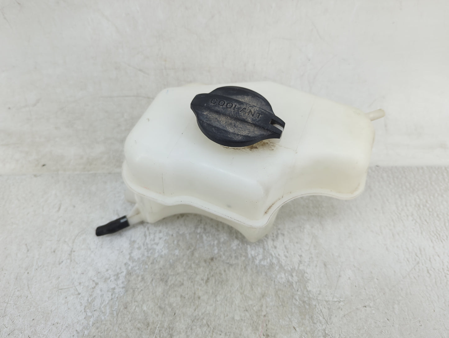 2011-2015 Hyundai Sonata Radiator Coolant Overflow Expansion Tank Bottle 1409768 - Oemusedautoparts1.com