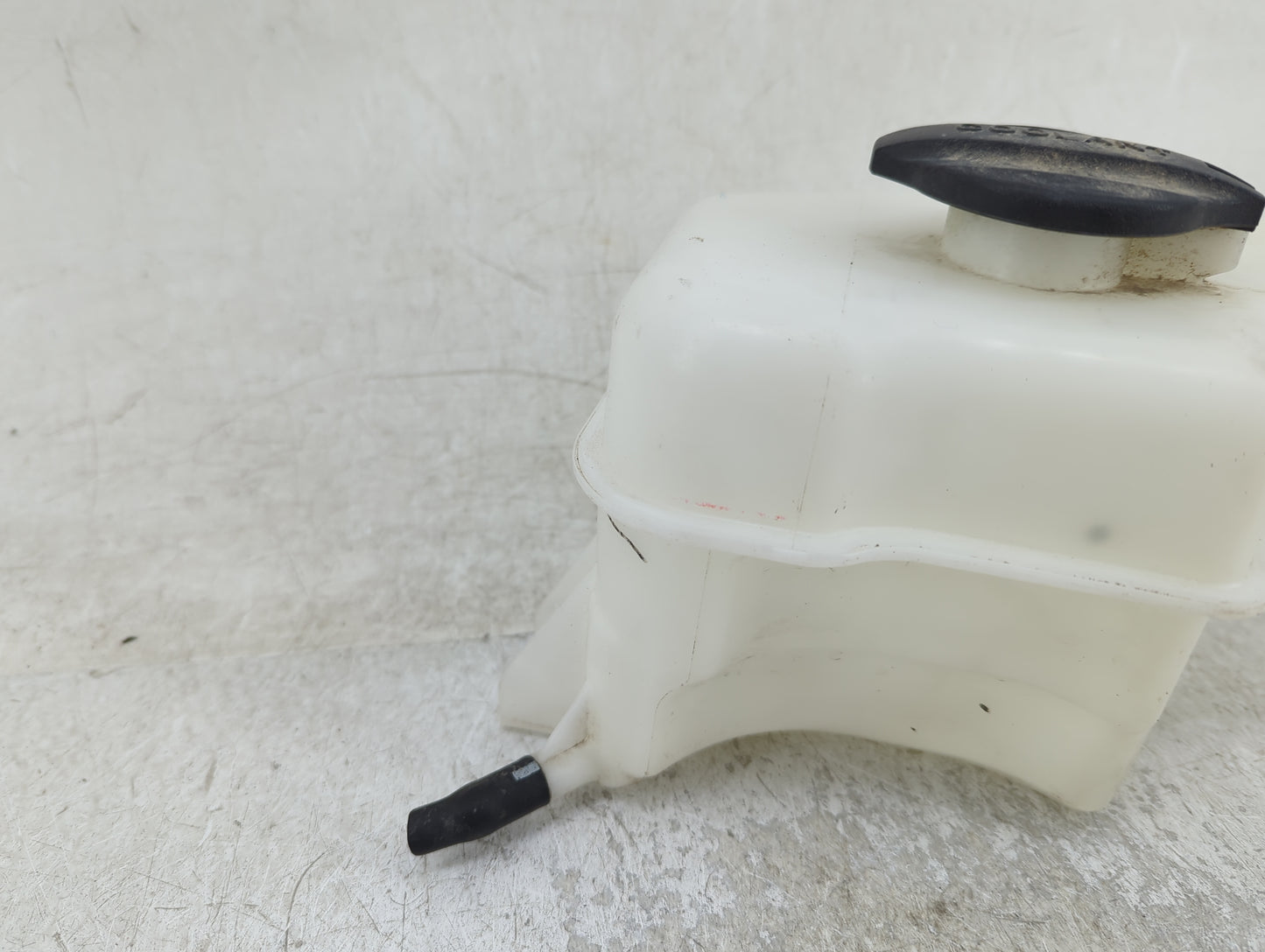 2011-2015 Hyundai Sonata Radiator Coolant Overflow Expansion Tank Bottle 1409768 - Oemusedautoparts1.com