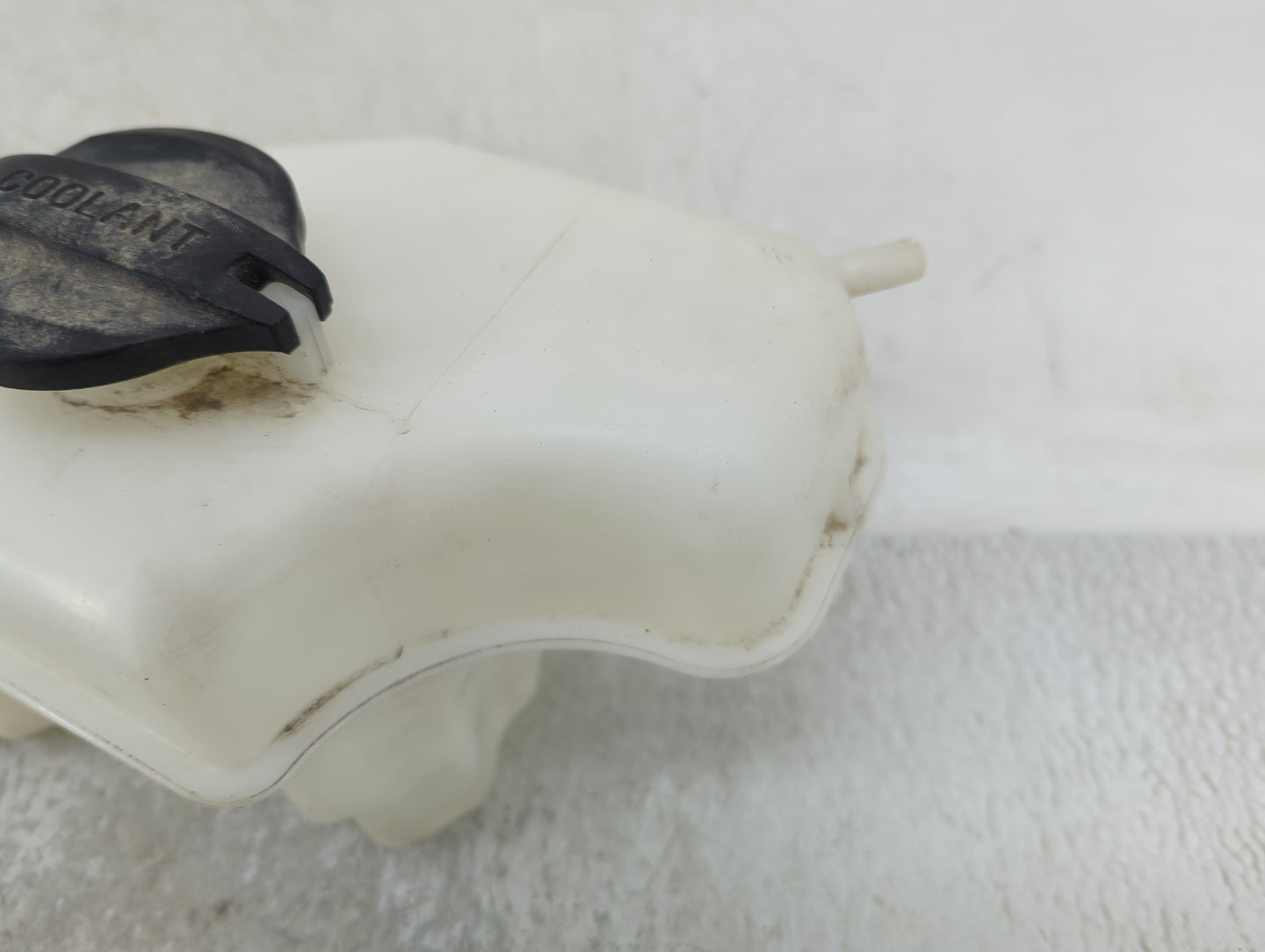 2011-2015 Hyundai Sonata Radiator Coolant Overflow Expansion Tank Bottle 1409768 - Oemusedautoparts1.com