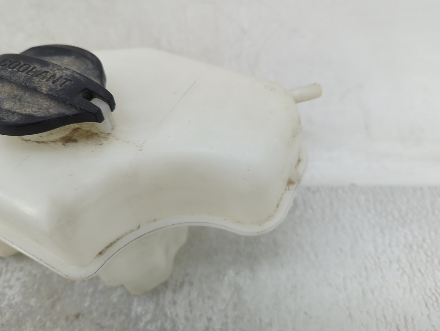 2011-2015 Hyundai Sonata Radiator Coolant Overflow Expansion Tank Bottle 1409768 - Oemusedautoparts1.com