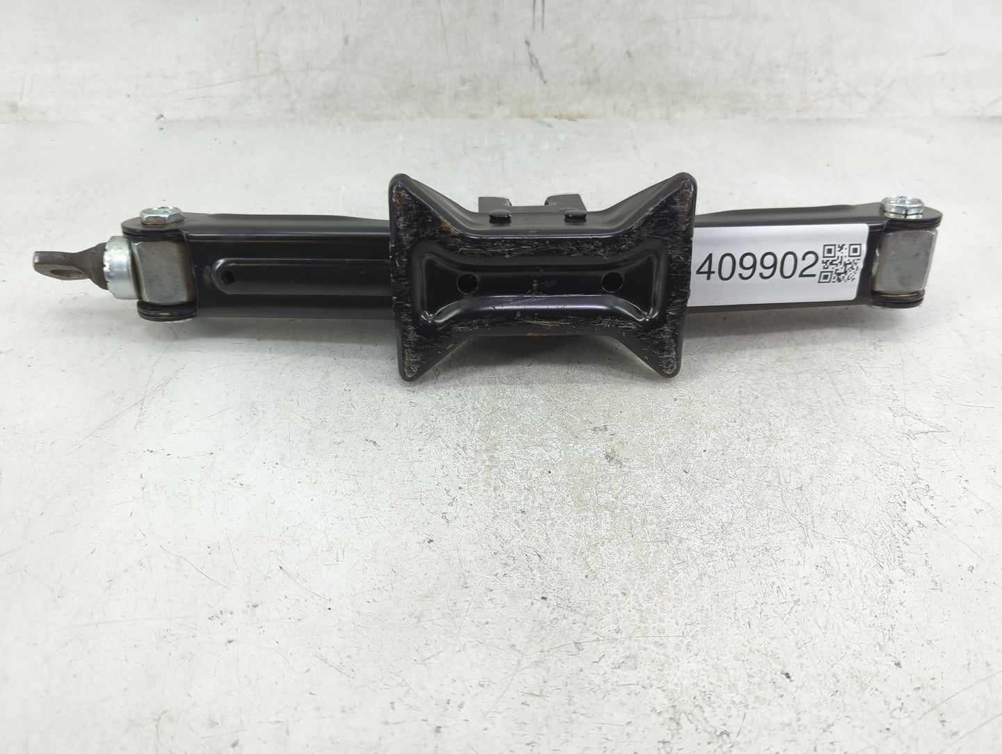 2013 Hyundai Sonata Spare Scissor Car Jack - Oemusedautoparts1.com