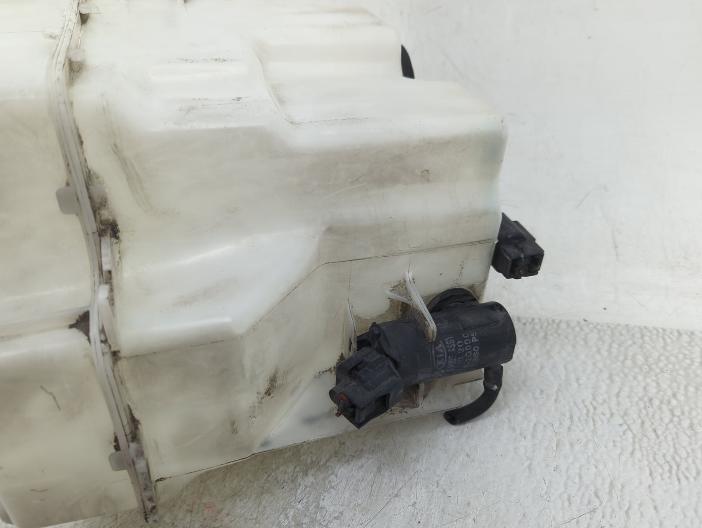 2011-2015 Hyundai Sonata Windshield Washer Fluid Reservoir Bottle Oem - Oemusedautoparts1.com