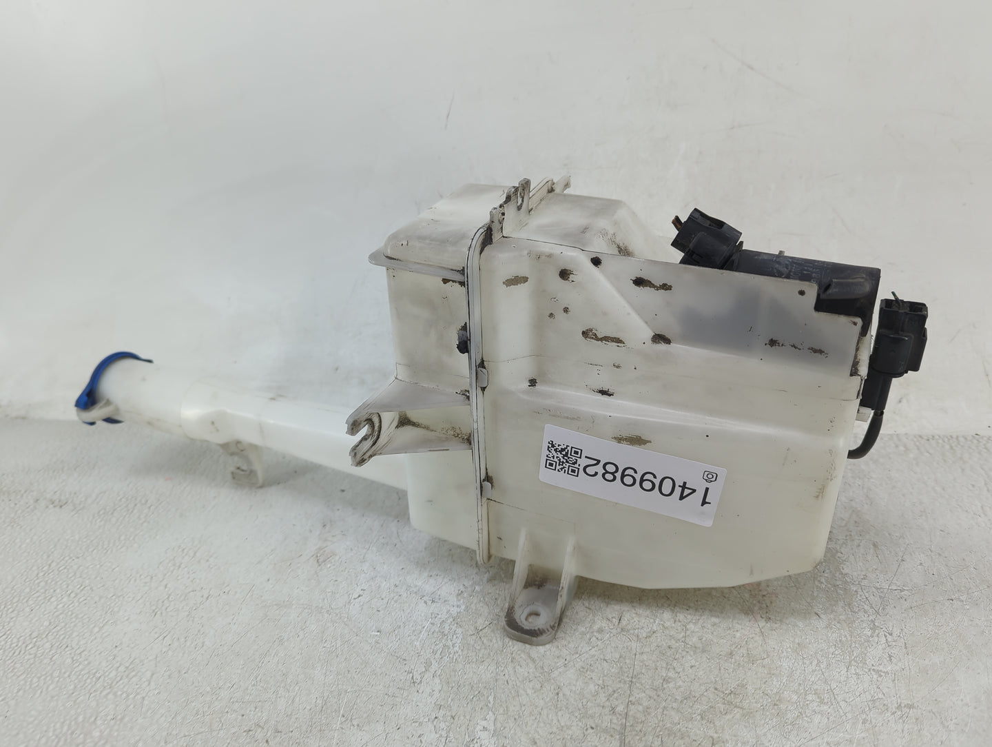 2011-2015 Hyundai Sonata Windshield Washer Fluid Reservoir Bottle Oem - Oemusedautoparts1.com