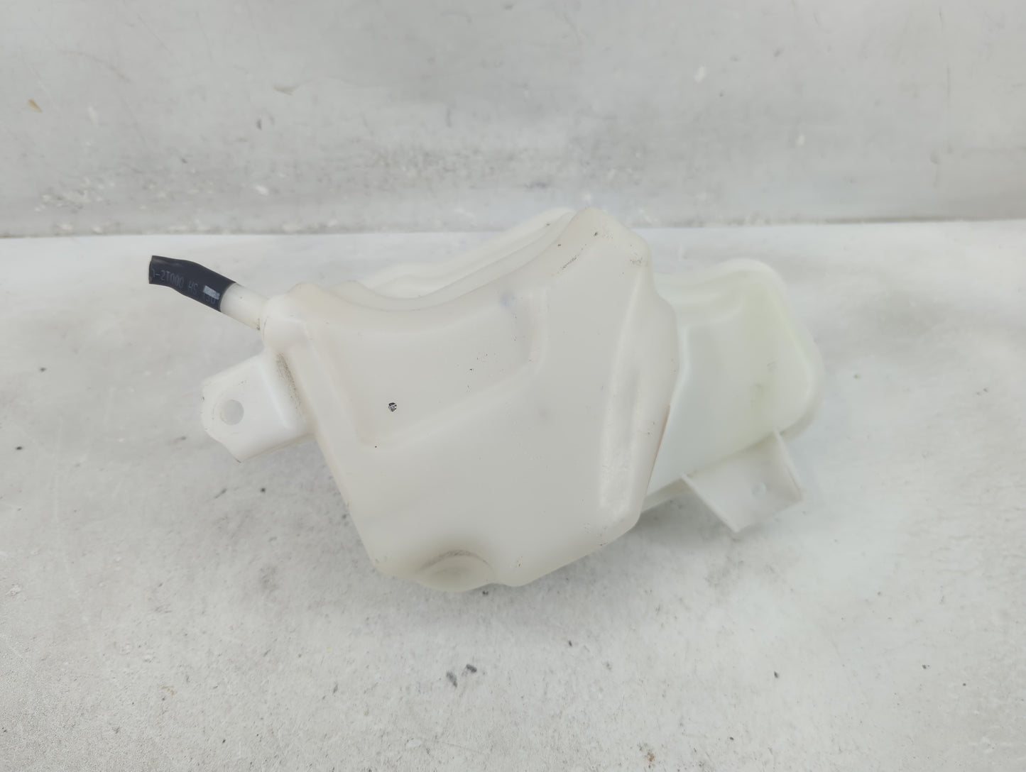 2011-2015 Hyundai Sonata Radiator Coolant Overflow Expansion Tank Bottle 1410336 - Oemusedautoparts1.com
