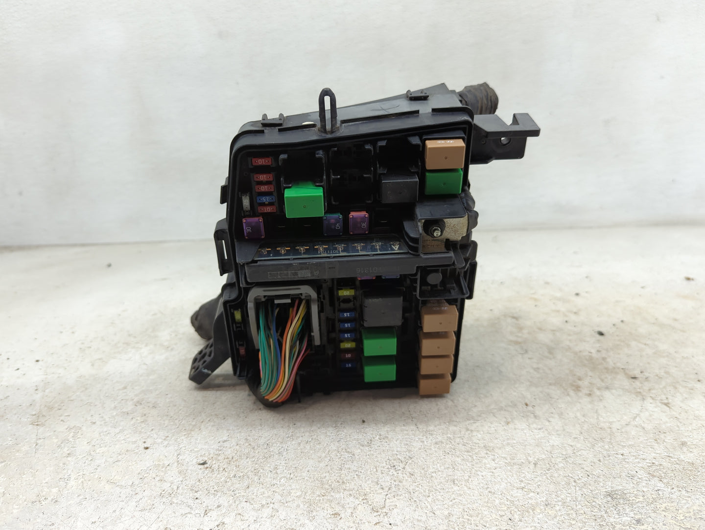 2011-2014 Hyundai Sonata Fusebox Fuse Box Panel Relay Module Fits Fits 2011 2012 2013 2014 OEM Used Auto Parts - Oemusedauto