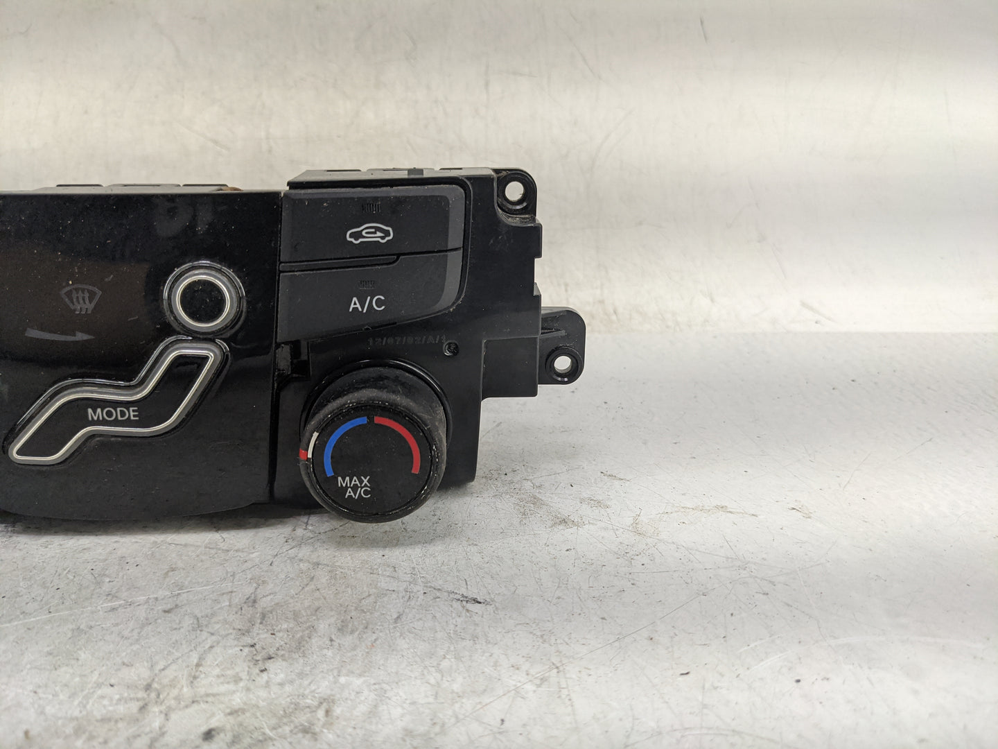 2011-2013 Hyundai Sonata Climate Control Module Temperature AC/Heater Replacement P/N:97250-3SXXX 97250-3QXXX Fits OEM Used 