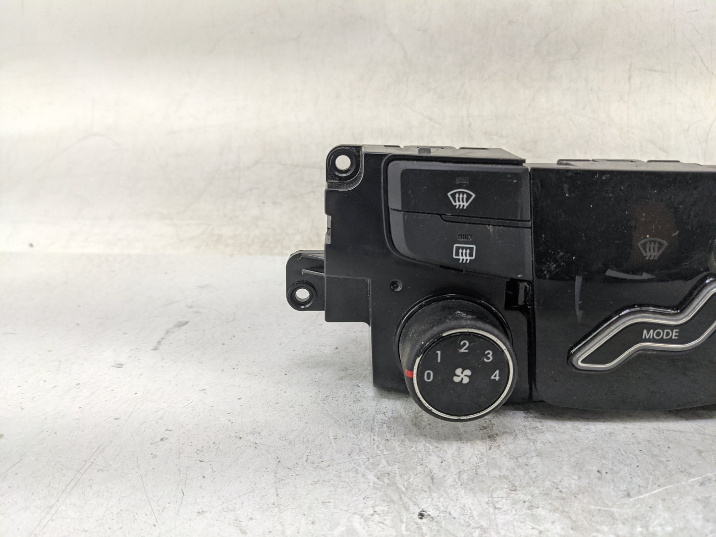 2011-2013 Hyundai Sonata Climate Control Module Temperature AC/Heater Replacement P/N:97250-3SXXX 97250-3QXXX Fits OEM Used 