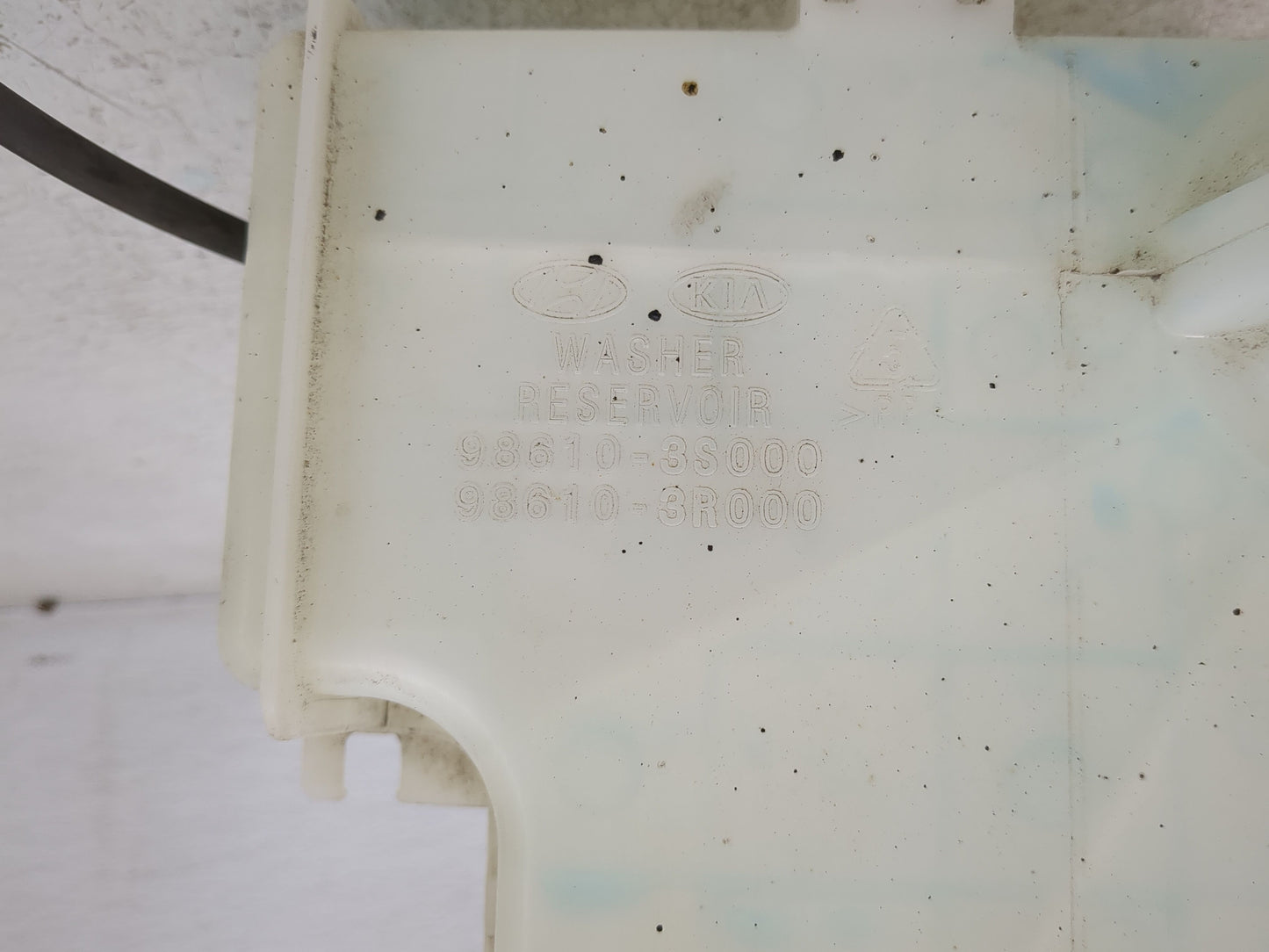 2011-2015 Hyundai Sonata Windshield Washer Fluid Reservoir Bottle Oem - Oemusedautoparts1.com