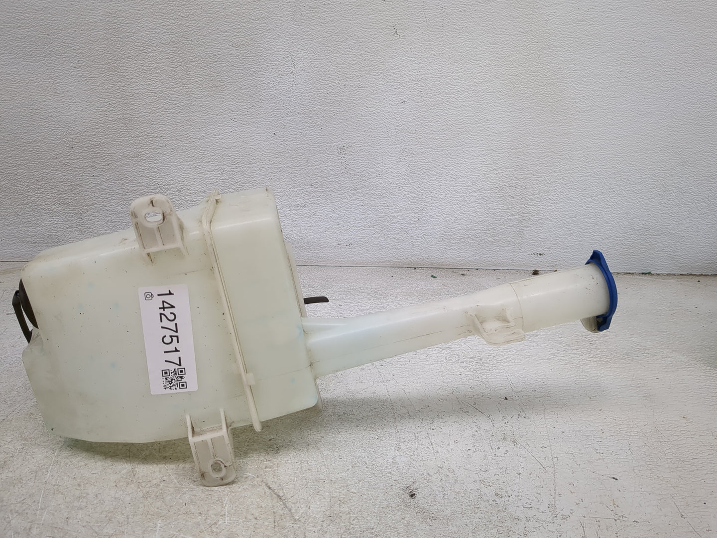 2011-2015 Hyundai Sonata Windshield Washer Fluid Reservoir Bottle Oem - Oemusedautoparts1.com