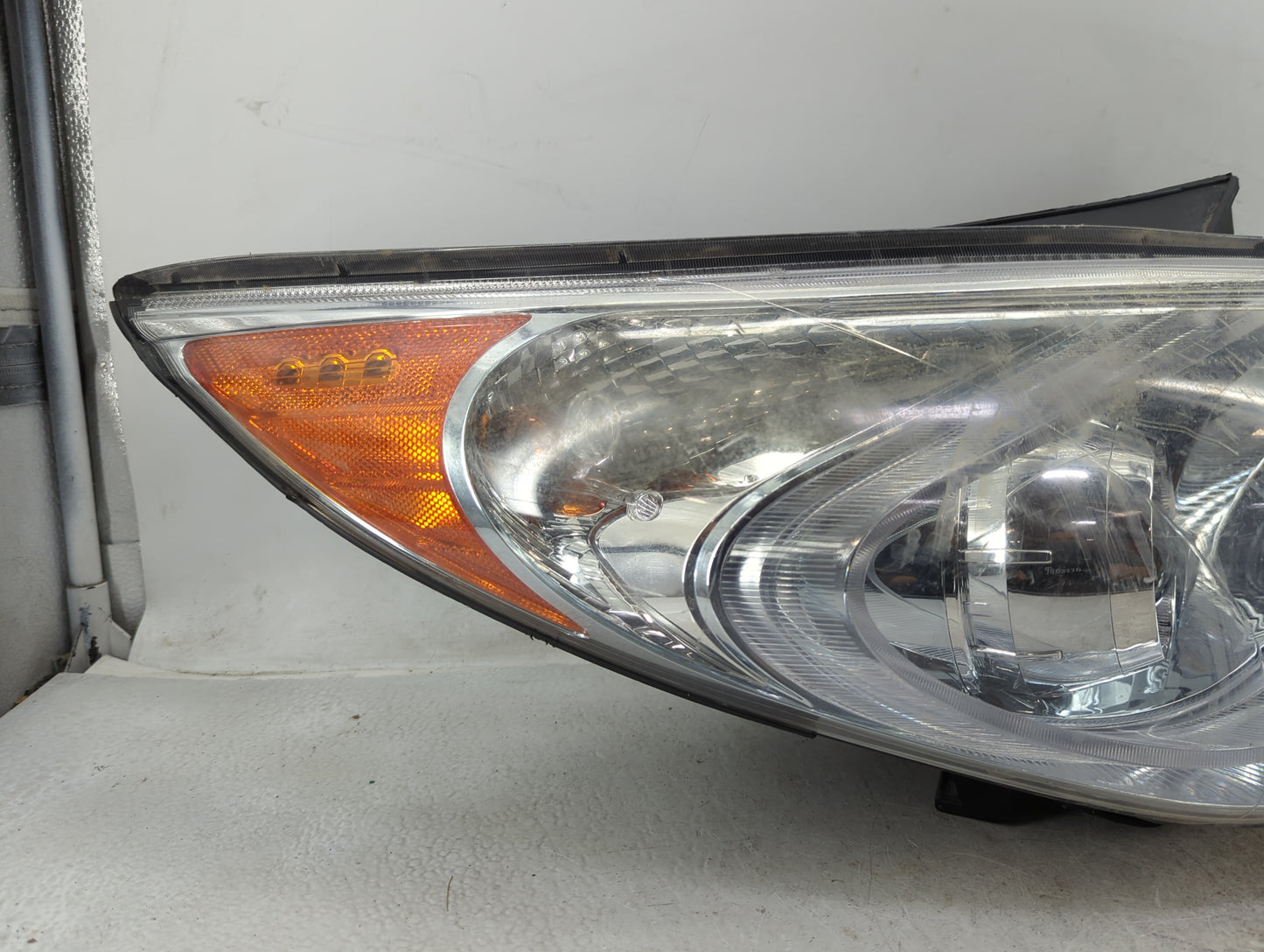 2011-2015 Hyundai Sonata Passenger Right Oem Head Light Headlight Lamp - Oemusedautoparts1.com