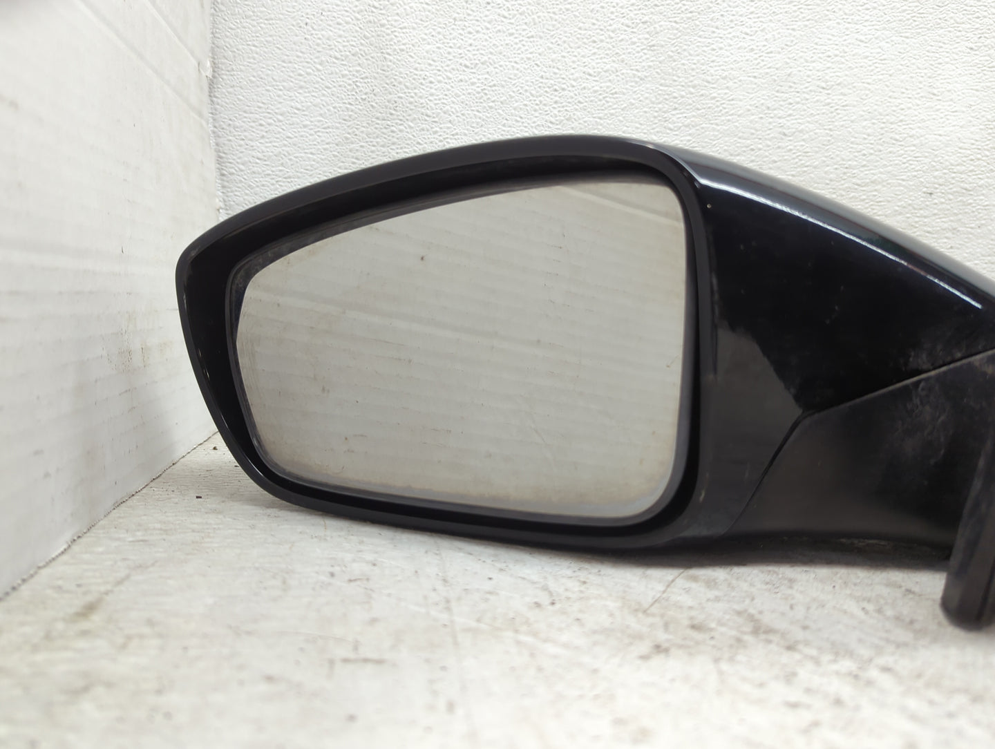 2011-2014 Hyundai Sonata Driver Side View Mirror - Left Door Mirror OEM Used - Oemusedautoparts1.com