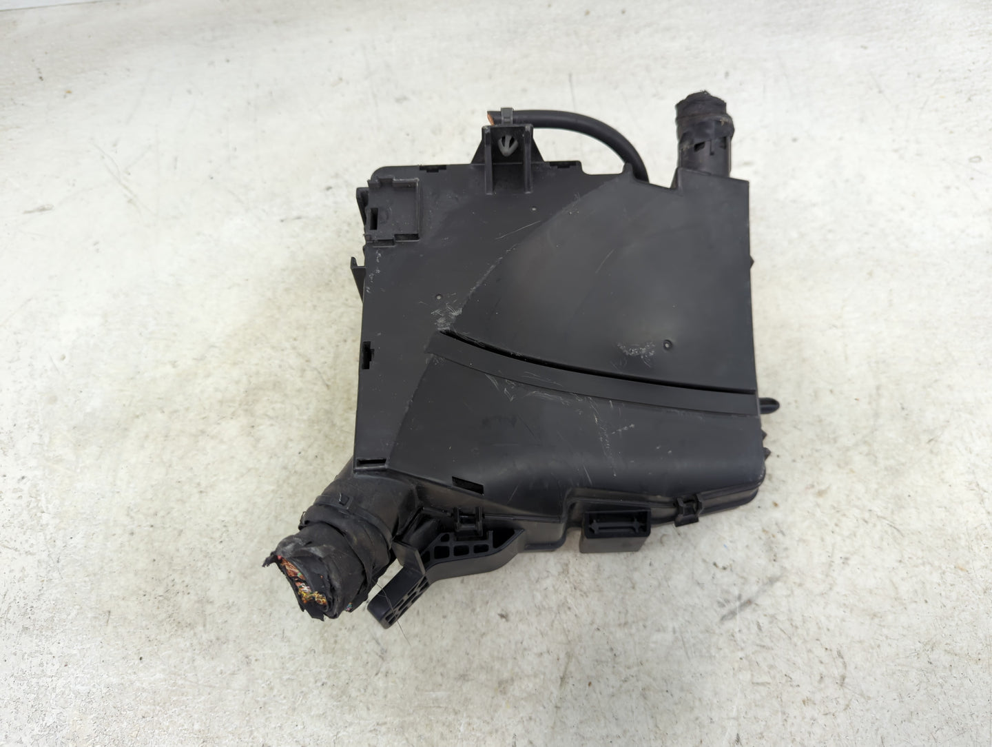 2011-2014 Hyundai Sonata Fusebox Fuse Box Panel Relay Module Fits Fits 2011 2012 2013 2014 OEM Used Auto Parts - Oemusedauto