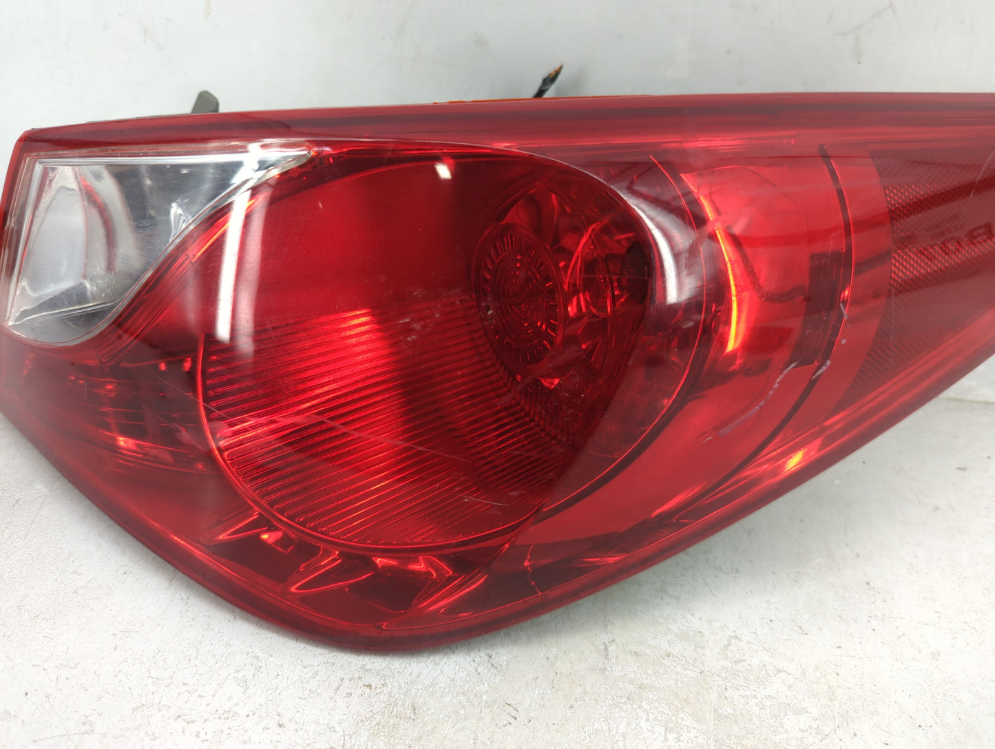 2011-2014 Hyundai Sonata Tail Light Assembly Passenger Right OEM P/N:HY079-B000R Fits Fits 2011 2012 2013 2014 OEM Used Auto