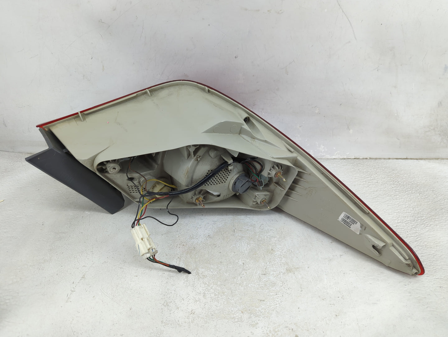 2011-2014 Hyundai Sonata Tail Light Assembly Passenger Right OEM P/N:HY079-B000R Fits Fits 2011 2012 2013 2014 OEM Used Auto