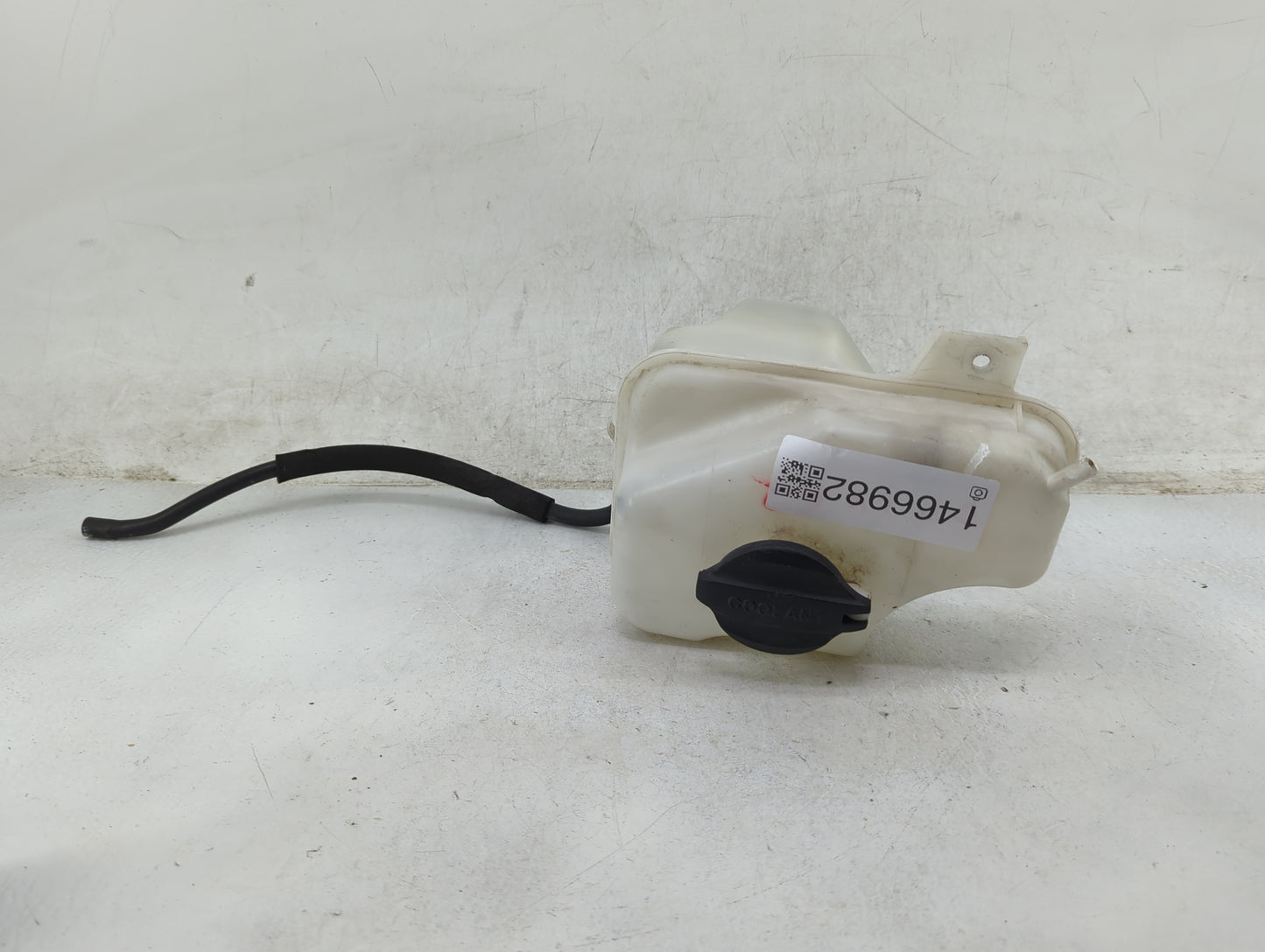 2011-2015 Hyundai Sonata Radiator Coolant Overflow Expansion Tank Bottle 1466982 - Oemusedautoparts1.com