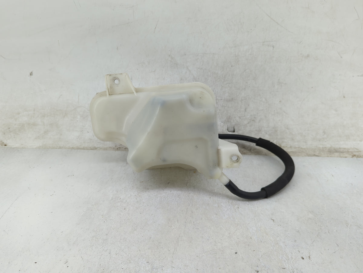 2011-2015 Hyundai Sonata Radiator Coolant Overflow Expansion Tank Bottle 1466982 - Oemusedautoparts1.com