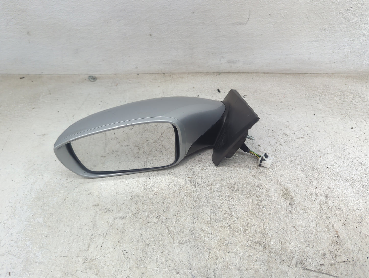 2011-2014 Hyundai Sonata Driver Side View Mirror - Left Door Mirror OEM Used - Oemusedautoparts1.com