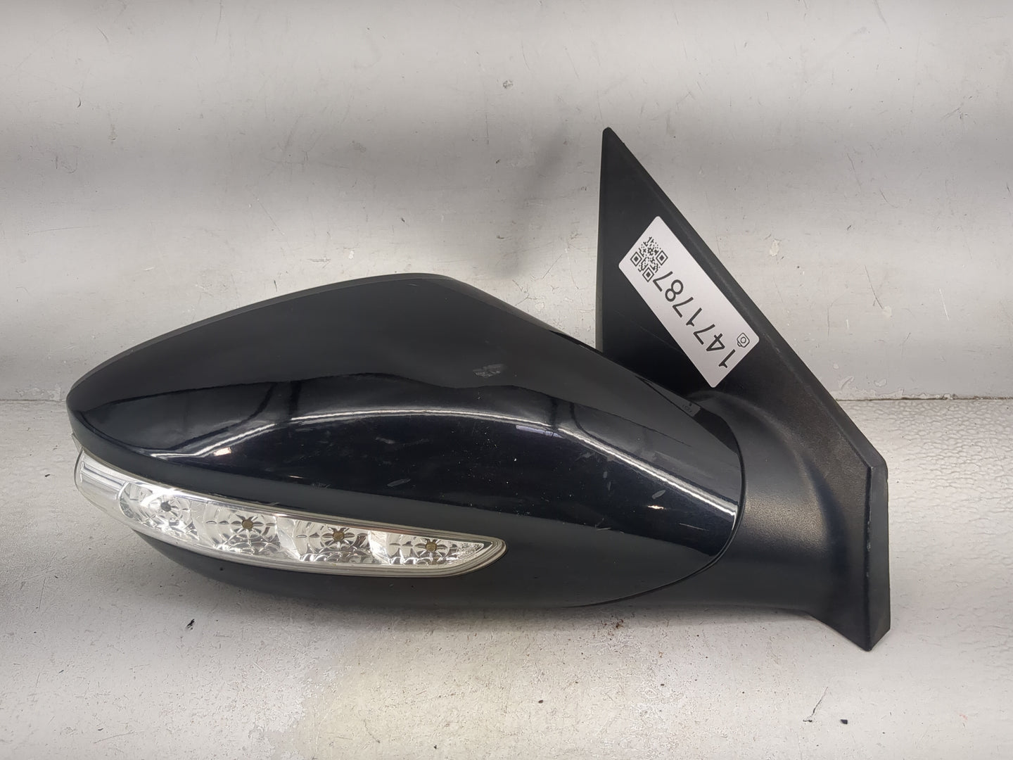 2011-2014 Hyundai Sonata Passenger Side View Mirror - Right Door Mirror OEM Used - Oemusedautoparts1.com