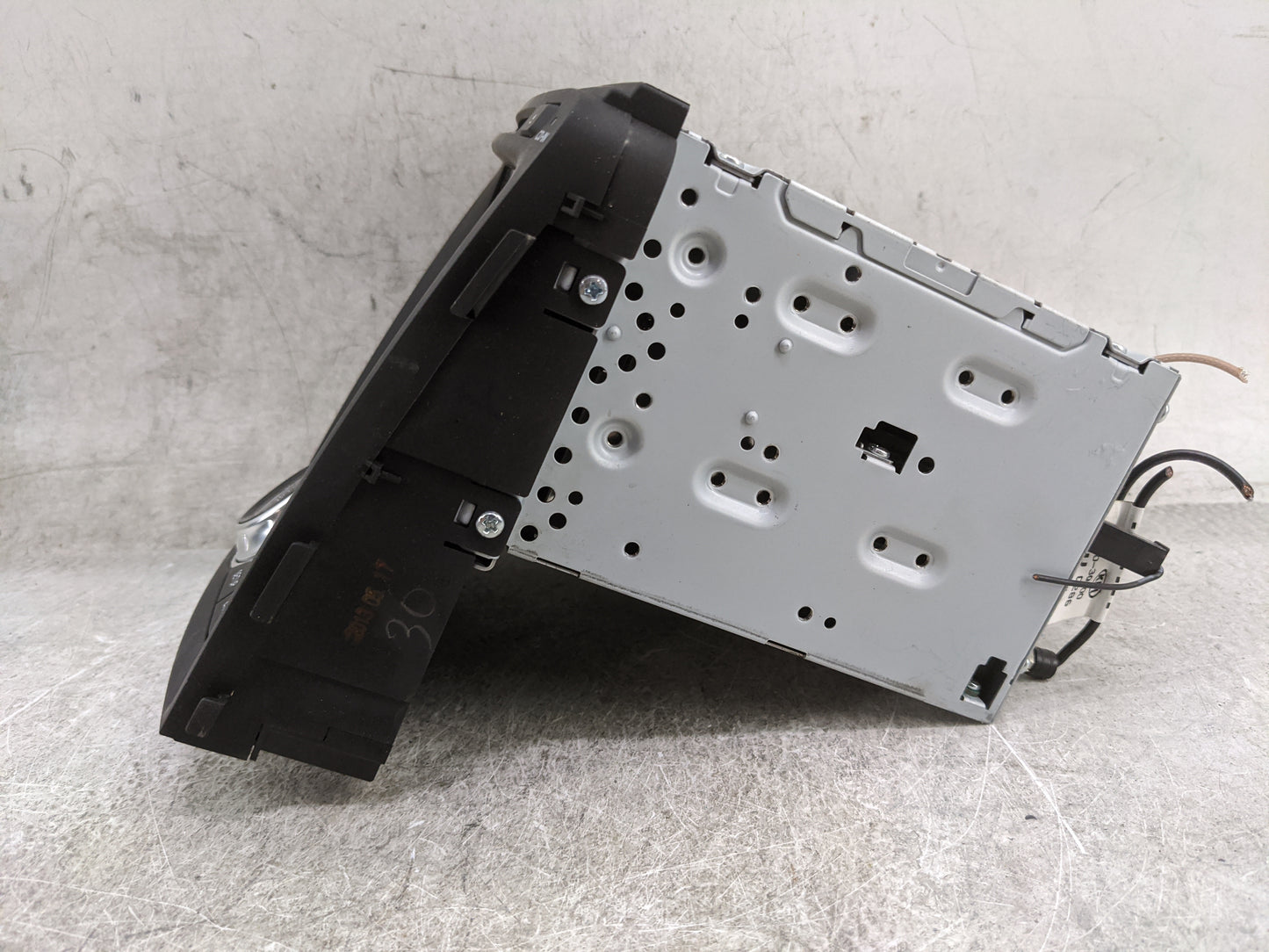 2011-2015 Hyundai Sonata Radio AM FM Cd Player Receiver Replacement P/N:96560-4R7064X 965604R7064X Fits OEM Used Auto Parts 