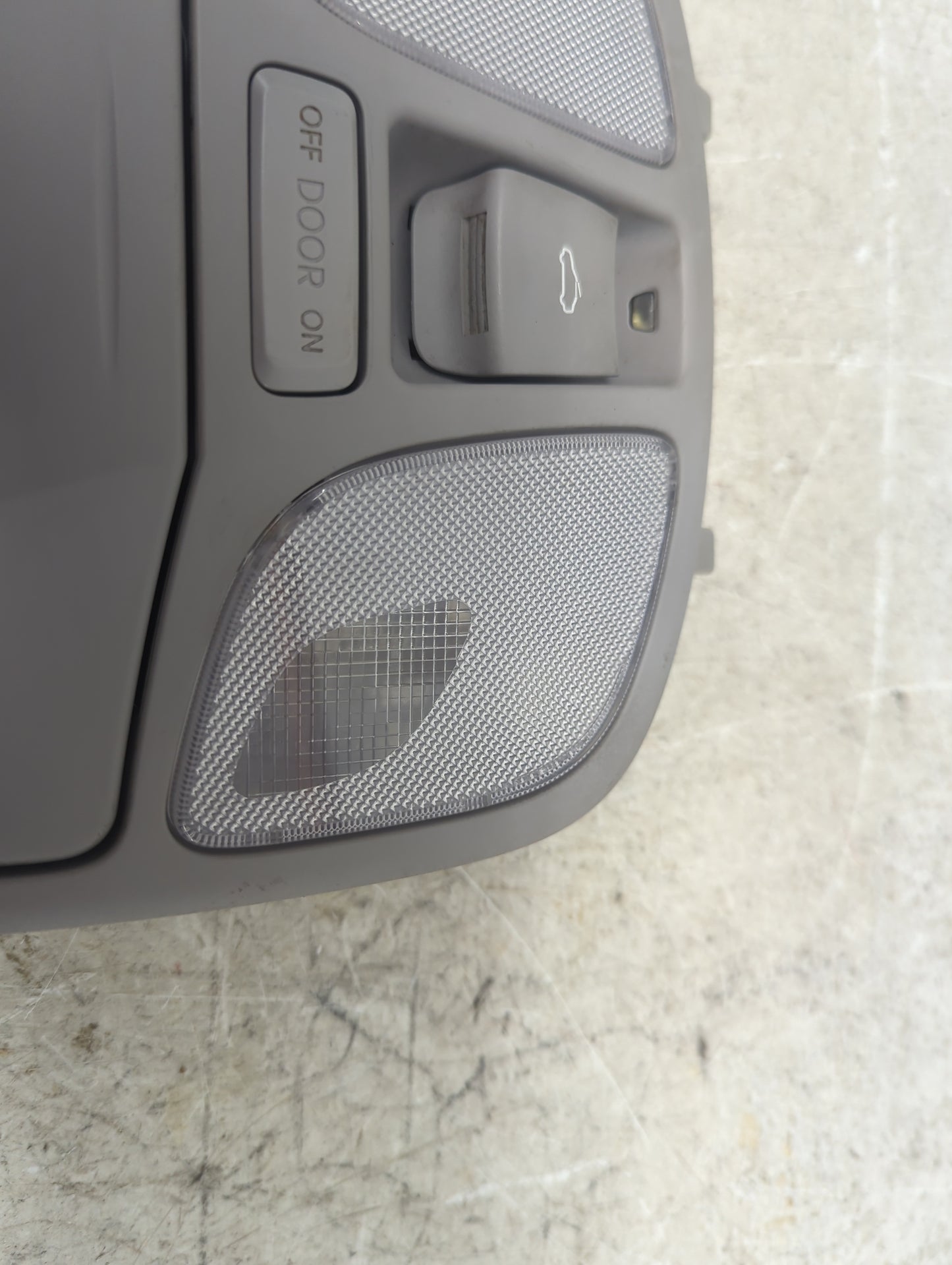 2013 Hyundai Sonata Overhead Roof Console Gray - Oemusedautoparts1.com