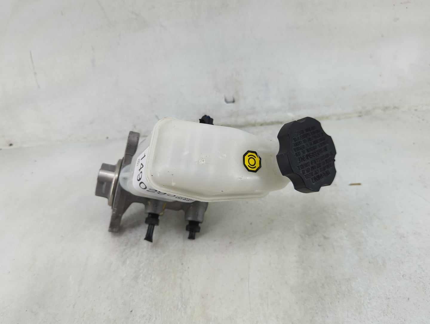 2011-2014 Hyundai Sonata Brake Master Cylinder 1490295 - Oemusedautoparts1.com