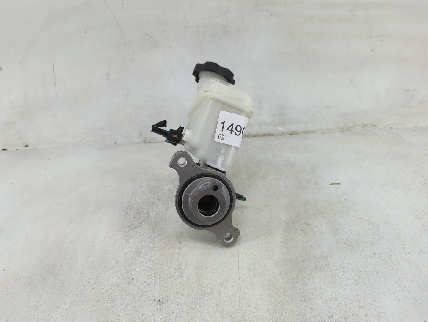 2011-2014 Hyundai Sonata Brake Master Cylinder 1490295 - Oemusedautoparts1.com