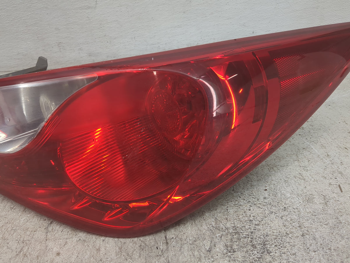 2011 Hyundai Sonata Passenger Right Side Deck Lid Mounted Tail Light 1501732 - Oemusedautoparts1.com