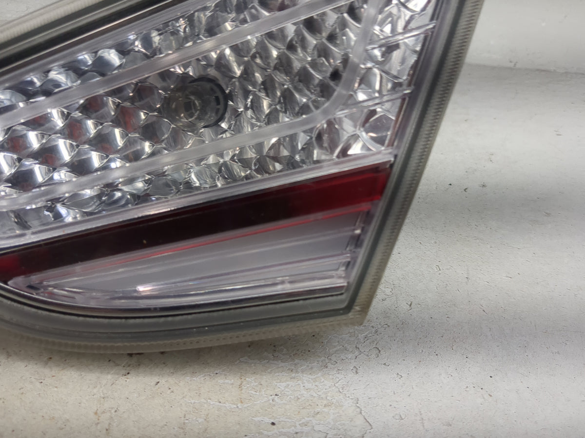 2011 Hyundai Sonata Passenger Right Side Deck Lid Mounted Tail Light 1512064 - Oemusedautoparts1.com