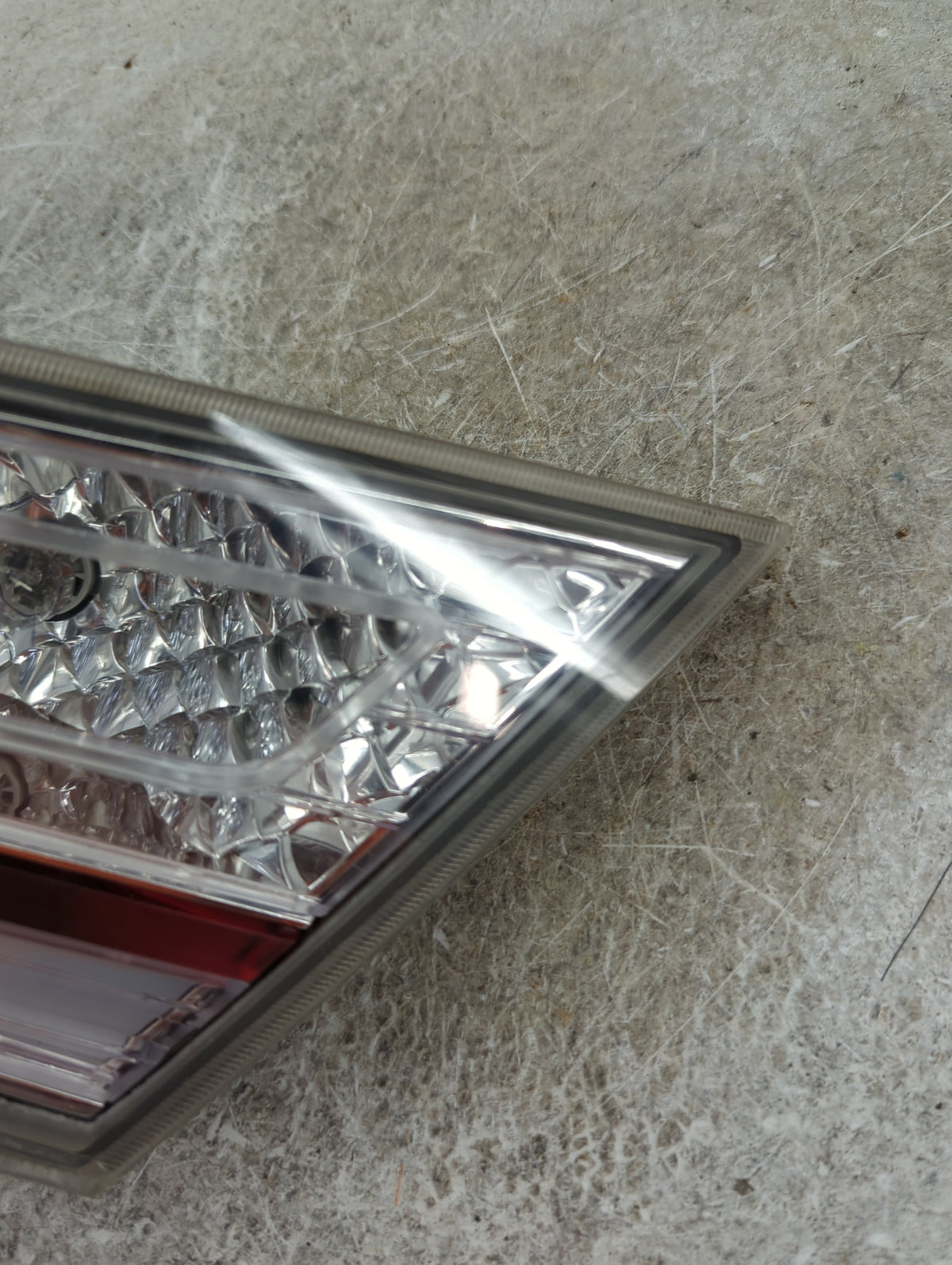 2011 Hyundai Sonata Passenger Right Side Deck Lid Mounted Tail Light 1513320 - Oemusedautoparts1.com