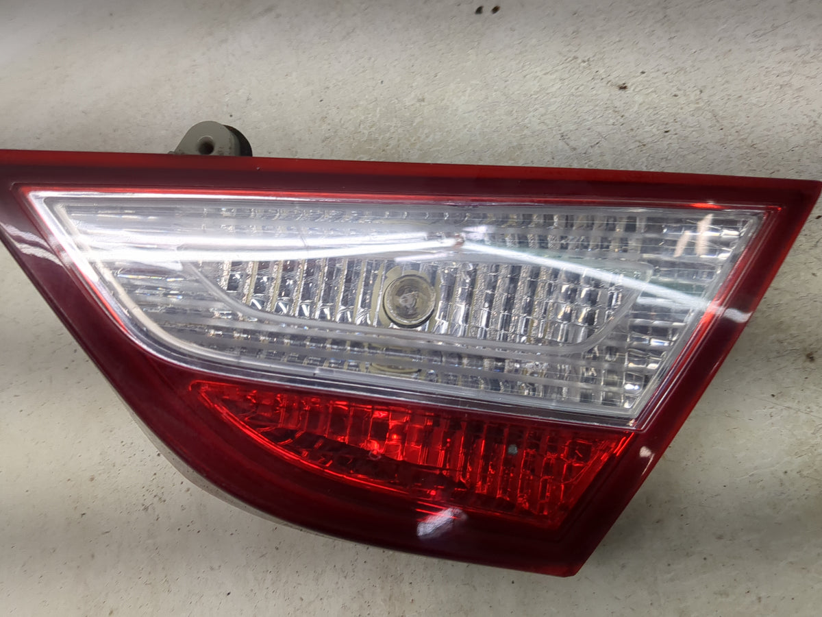 2011 Hyundai Sonata Passenger Right Side Deck Lid Mounted Tail Light 1513402 - Oemusedautoparts1.com
