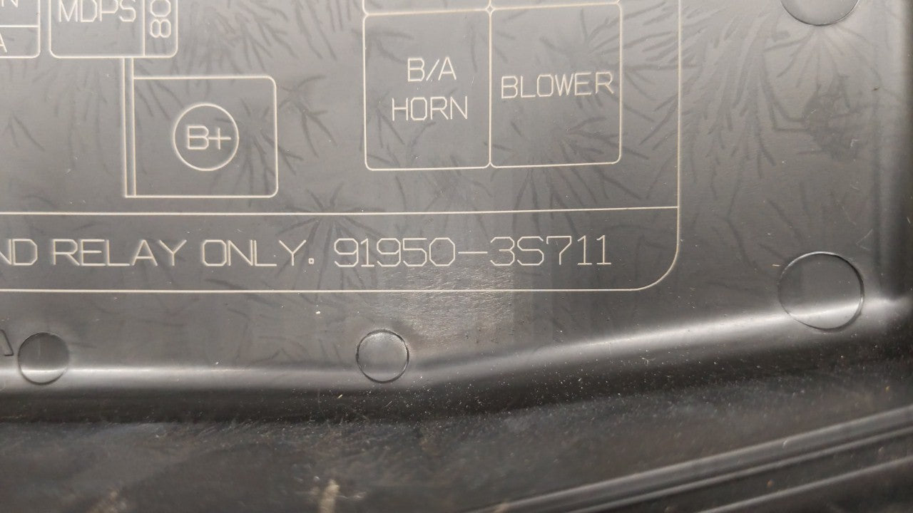 2011-2014 Hyundai Sonata Fusebox Fuse Box Panel Relay Module P/N:VS912003Q071MG VSQFHE2370F0175 Fits Fits 2011 2012 2013 201