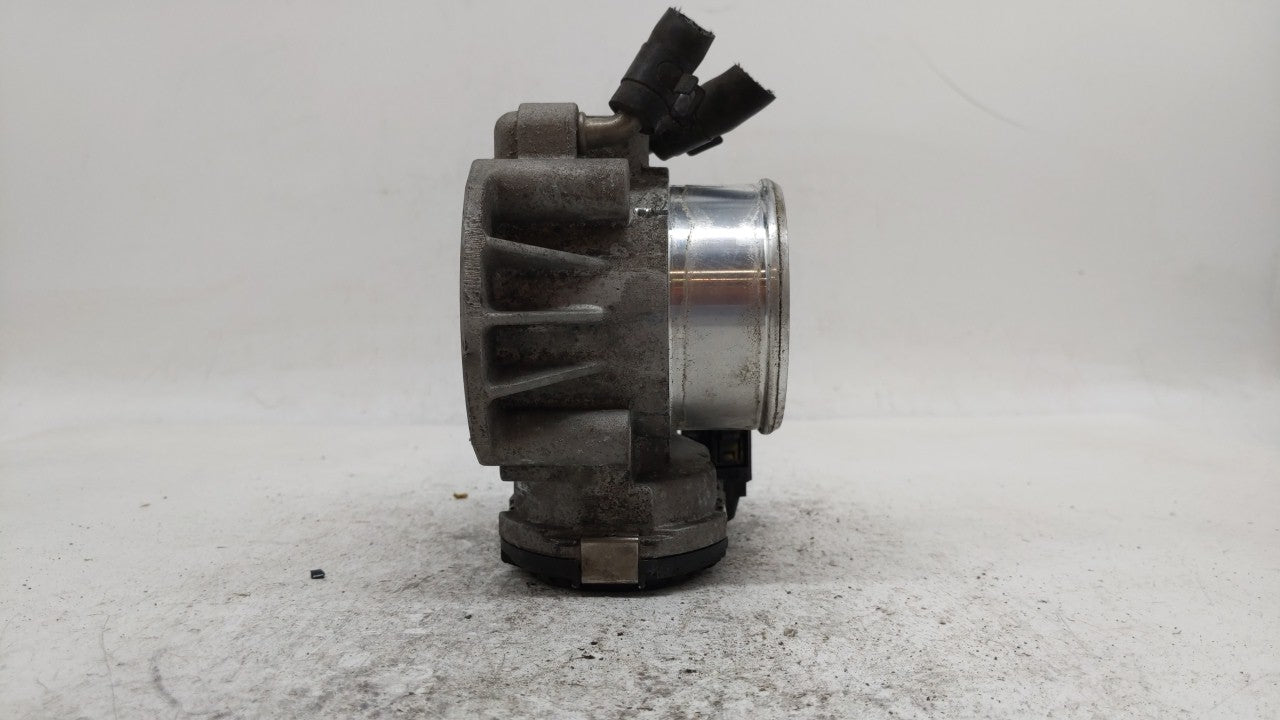 2011-2014 Hyundai Sonata Throttle Body P/N:35100-2G710 Fits Fits 2011 2012 2013 2014 2015 2016 OEM Used Auto Parts - Oemused