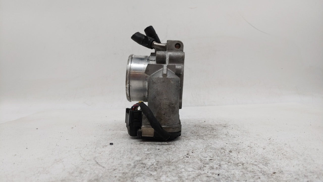 2011-2014 Hyundai Sonata Throttle Body P/N:35100-2G710 Fits Fits 2011 2012 2013 2014 2015 2016 OEM Used Auto Parts - Oemused