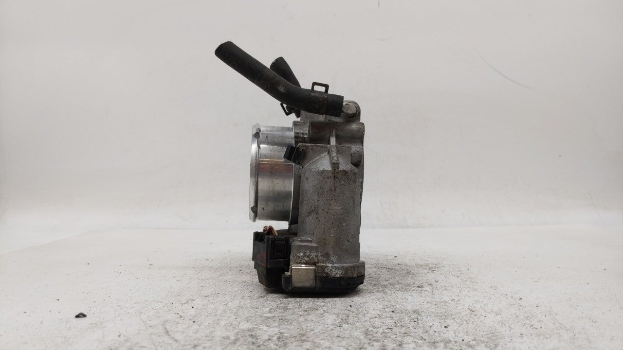 2011-2014 Hyundai Sonata Throttle Body P/N:35100-2G700 Fits Fits 2011 2012 2013 2014 2015 2016 OEM Used Auto Parts - Oemused
