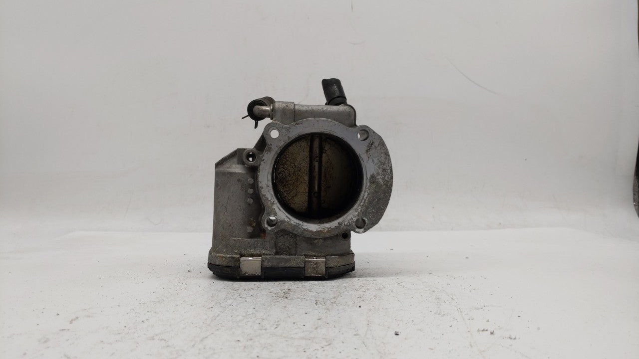 2011-2014 Hyundai Sonata Throttle Body P/N:35100-2G700 Fits Fits 2011 2012 2013 2014 2015 2016 OEM Used Auto Parts - Oemused
