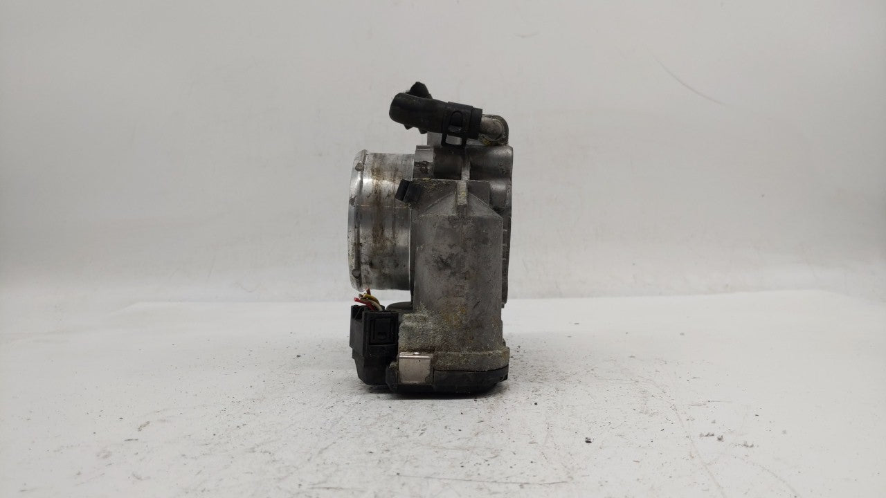 2011-2014 Hyundai Sonata Throttle Body P/N:35100-2G700 Fits Fits 2011 2012 2013 2014 2015 2016 OEM Used Auto Parts - Oemused