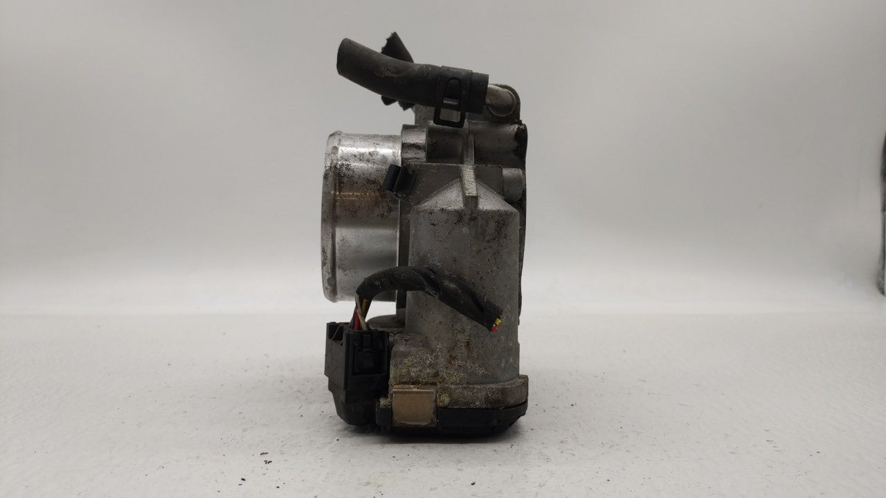 2011-2014 Hyundai Sonata Throttle Body P/N:35100-2G700 Fits Fits 2011 2012 2013 2014 2015 2016 OEM Used Auto Parts - Oemused