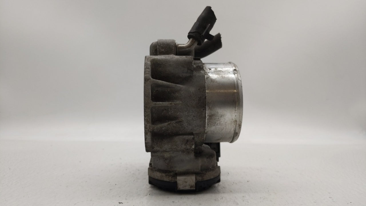 2011-2014 Hyundai Sonata Throttle Body P/N:35100-2G700 Fits Fits 2011 2012 2013 2014 2015 2016 OEM Used Auto Parts - Oemused