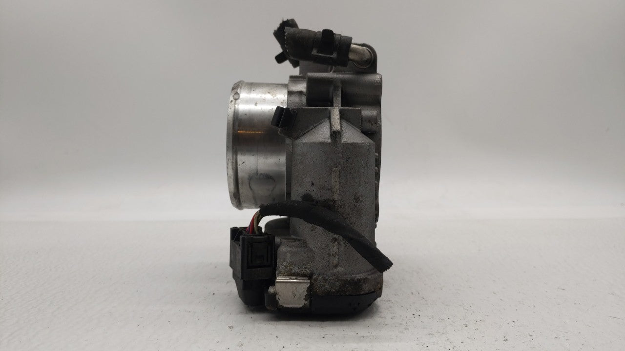 2011-2014 Hyundai Sonata Throttle Body P/N:35100-2G700 Fits Fits 2011 2012 2013 2014 2015 2016 OEM Used Auto Parts - Oemused