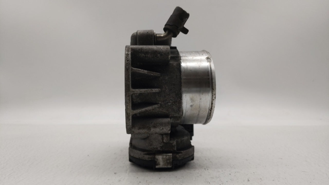 2011-2014 Hyundai Sonata Throttle Body P/N:35100-2G700 Fits Fits 2011 2012 2013 2014 2015 2016 OEM Used Auto Parts - Oemused