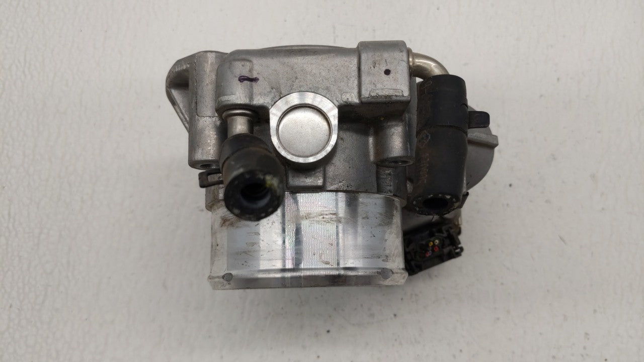 2011-2014 Hyundai Sonata Throttle Body P/N:35100-2G700 Fits Fits 2011 2012 2013 2014 2015 2016 OEM Used Auto Parts - Oemused