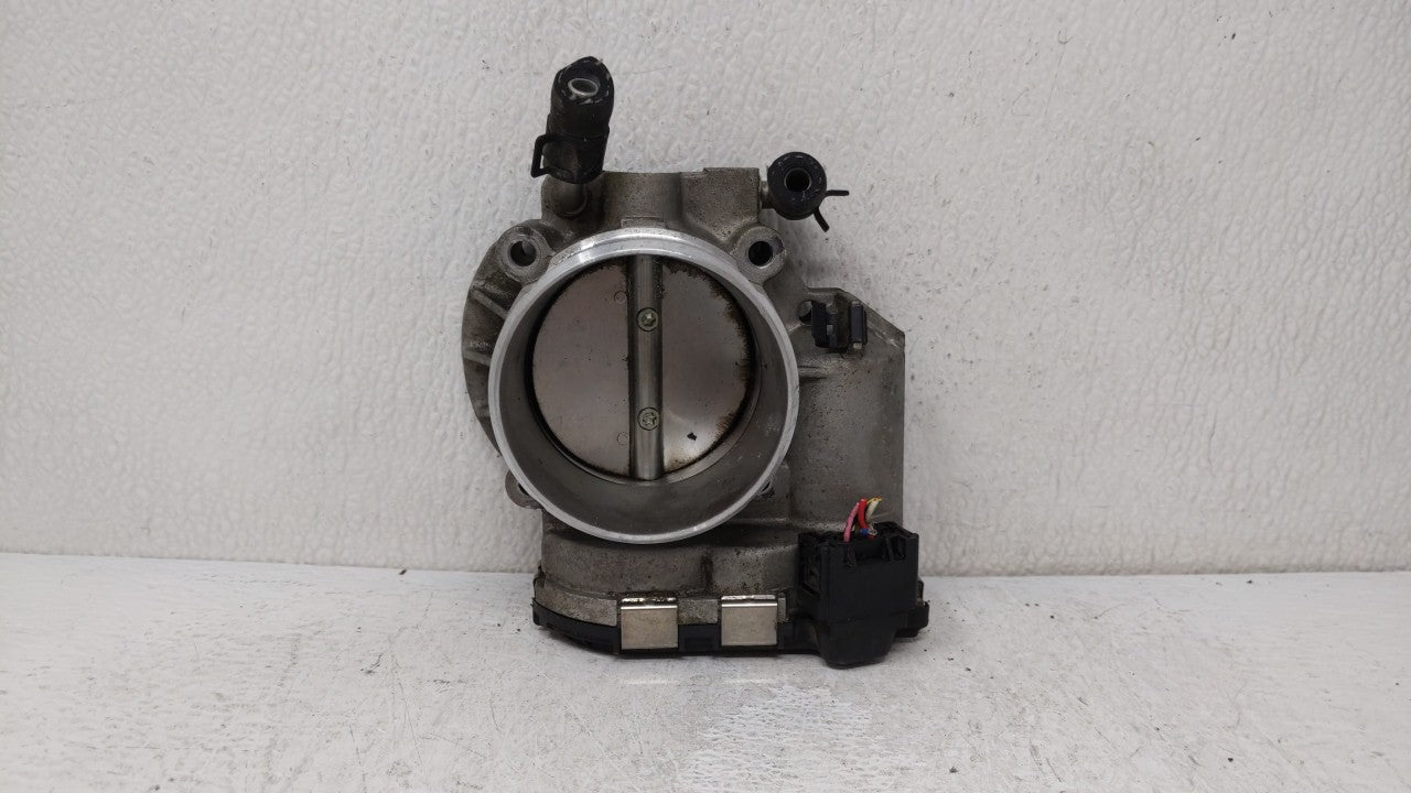 2011-2014 Hyundai Sonata Throttle Body P/N:35100-2G700 Fits Fits 2011 2012 2013 2014 2015 2016 OEM Used Auto Parts - Oemused