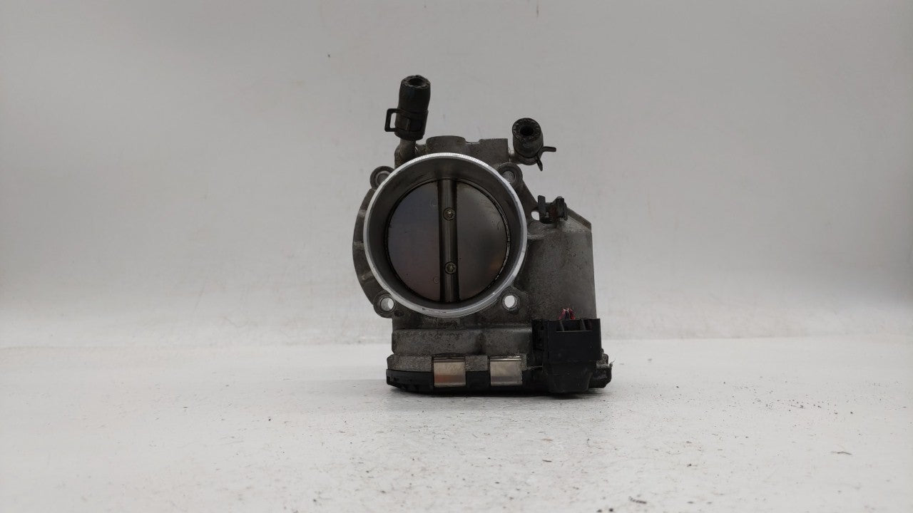2011-2014 Hyundai Sonata Throttle Body P/N:35100-2G700 Fits Fits 2011 2012 2013 2014 2015 2016 OEM Used Auto Parts - Oemused