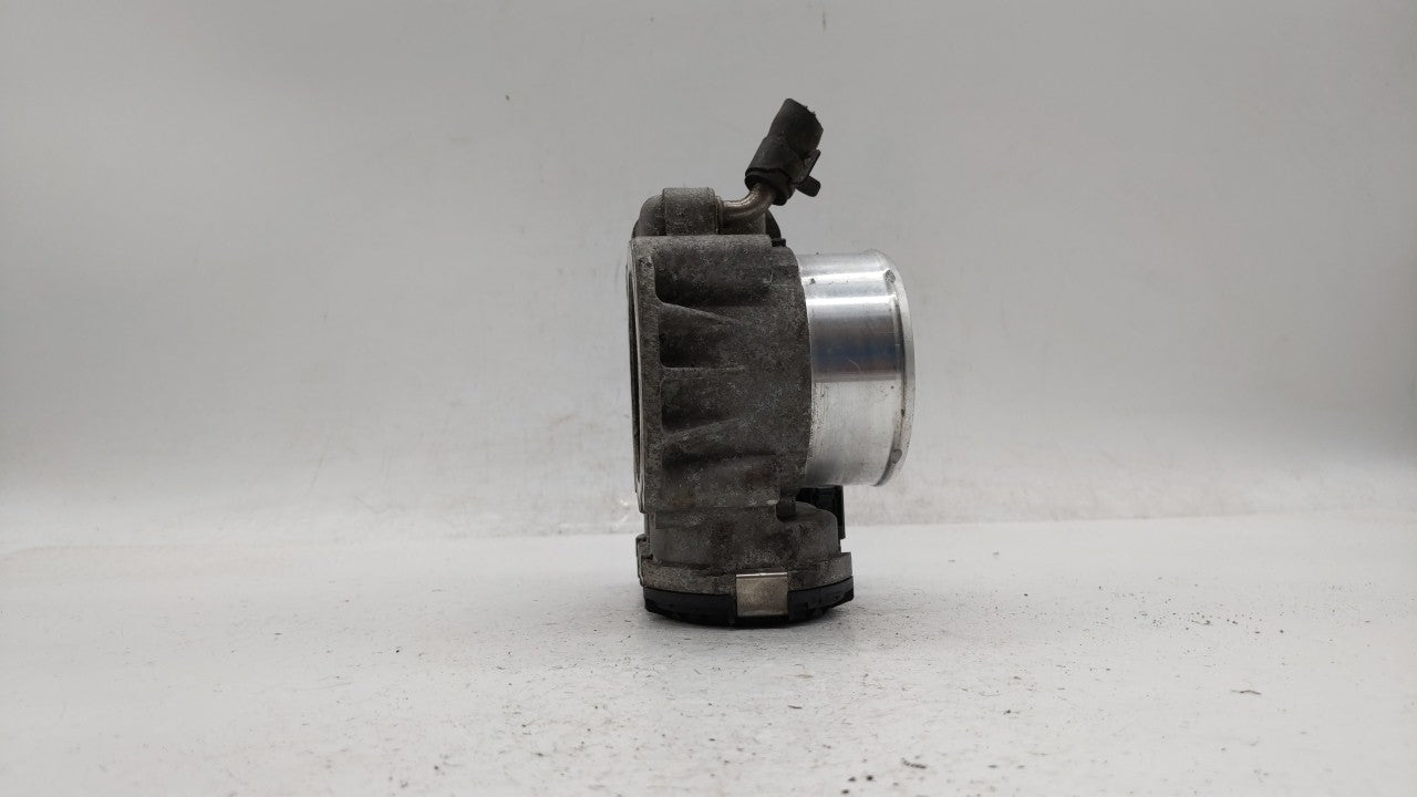 2011-2014 Hyundai Sonata Throttle Body P/N:35100-2G700 Fits Fits 2011 2012 2013 2014 2015 2016 OEM Used Auto Parts - Oemused