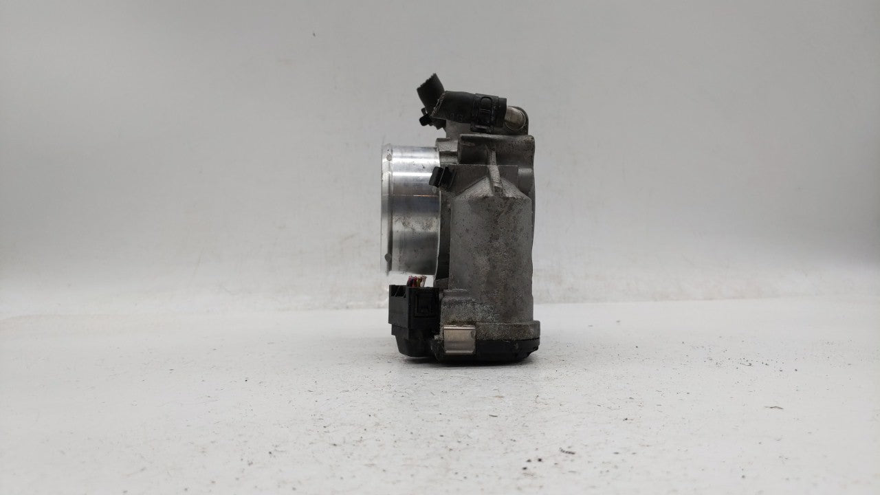 2011-2014 Hyundai Sonata Throttle Body P/N:35100-2G700 Fits Fits 2011 2012 2013 2014 2015 2016 OEM Used Auto Parts - Oemused